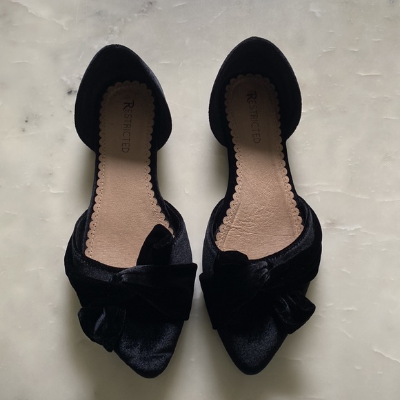 Restricted Shoes - 💃🏻 Restricted brand velour d’orsay flats from soft surroundings💃🏻